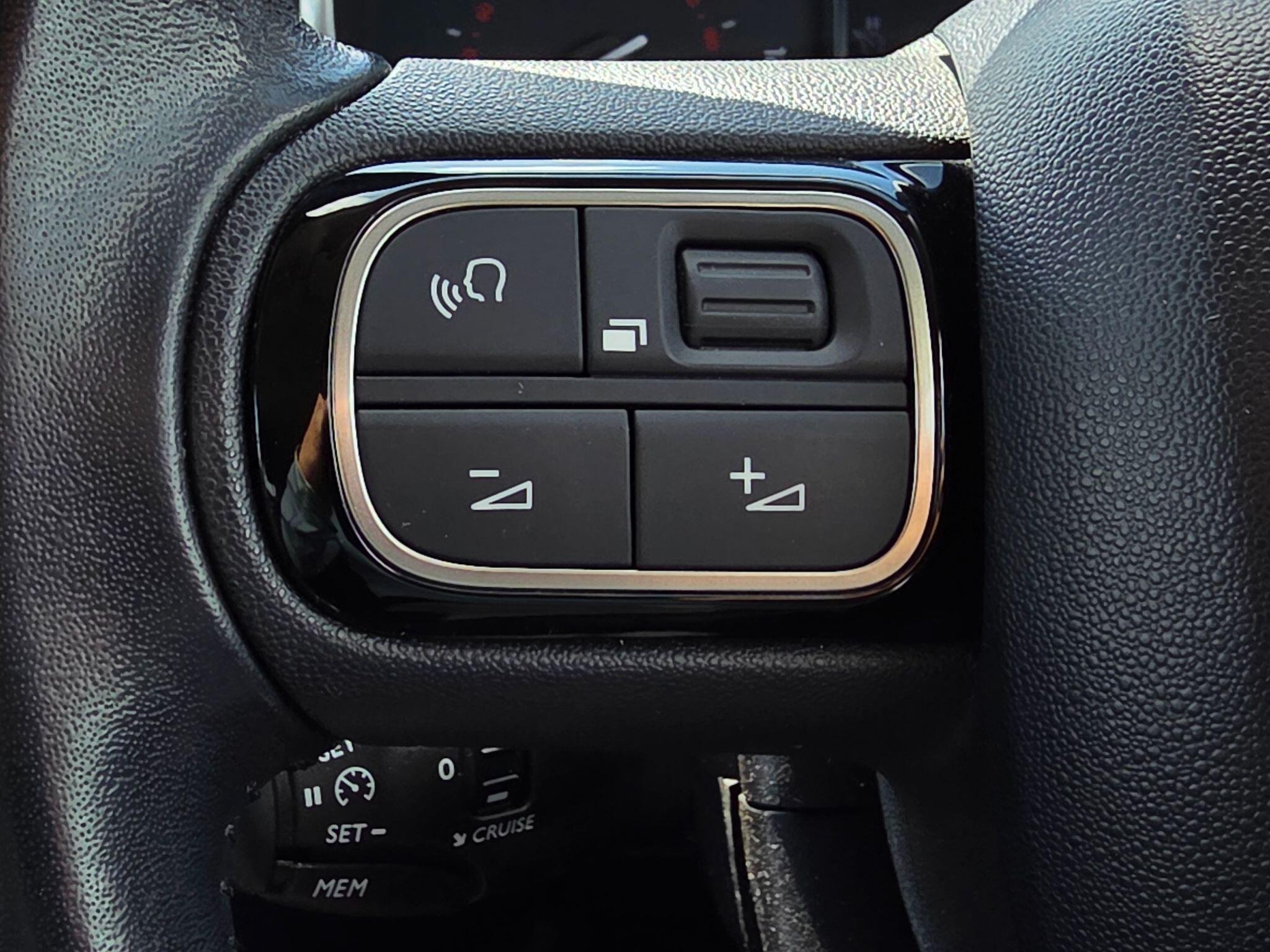 CITROEN C3 1.2 PURETECH FLAIR EURO 6 5DR MILEAGE 67,100 FUEL TYPE PETROL GEARBOX...